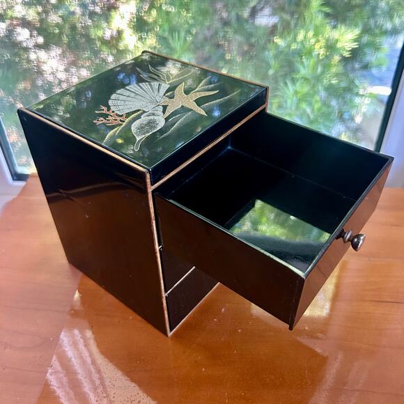 Vintage Otagiri Black Lacquer Jewelry Box with Mirror & Seashell Design - Picture 10 of 16